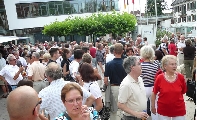 Bild: Bürgermeisterwahl 2009: Schaulustige Bürger II
