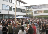 Bild: Bürgermeisterwahl 2009: Zuschauer nach dem Ergebnis